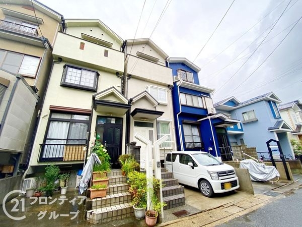 京都市伏見区石田大受町の中古一戸建て