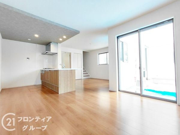京都市伏見区深草仙石屋敷町　新築一戸建て　１期　１号棟