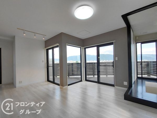 京都市山科区御陵岡ノ西町の中古一戸建て