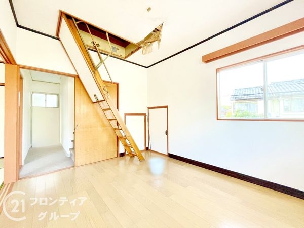 向日市物集女町中海道の中古一戸建て