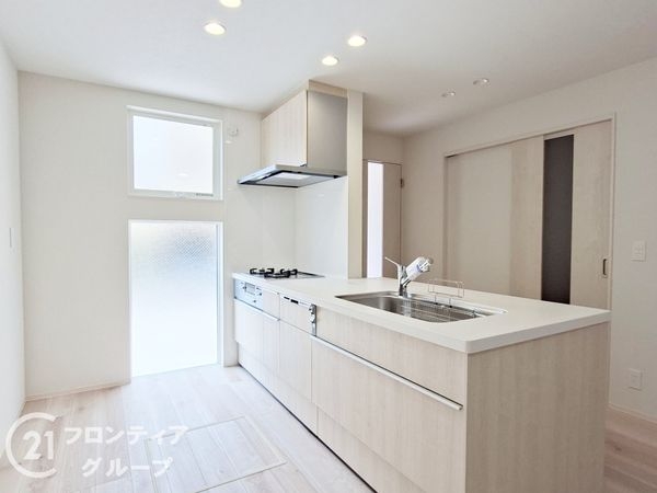 宇治市小倉町南浦　新築一戸建て　２号棟