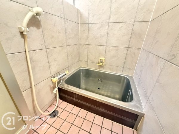 城陽市枇杷庄西ノ口　中古一戸建て