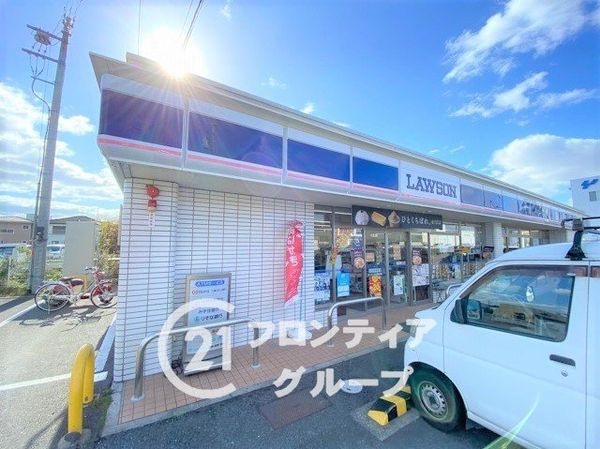宇治市伊勢田町新中ノ荒　新築一戸建て　第１　２号棟(ローソン宇治伊勢田店)