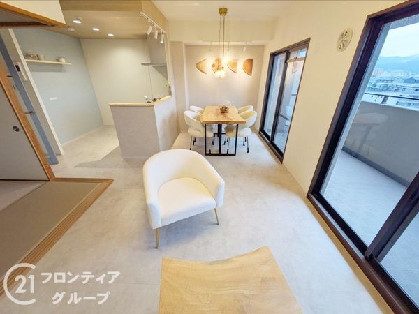 シャルマンコーポレイクシティ瀬田　天然木フルリノベーション…