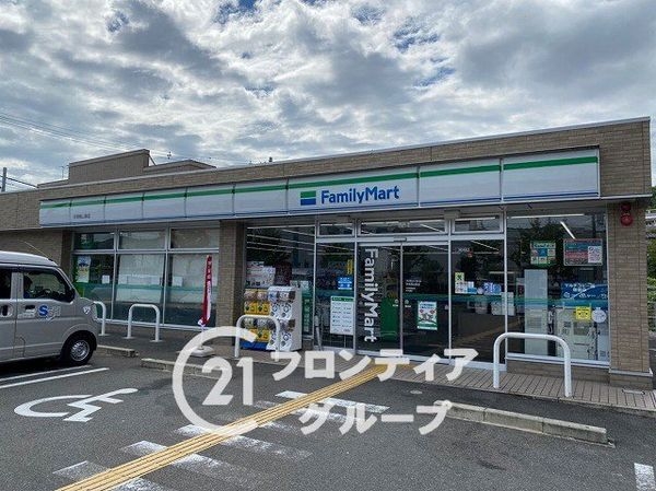 クレステージ桃山　中古マンション(ファミリーマート伏見桃山東店)