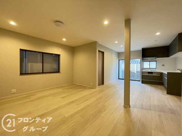 京都市伏見区深草大亀谷万帖敷町の中古一戸建て