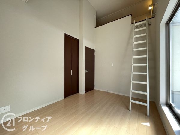 八幡市八幡山田の中古一戸建て
