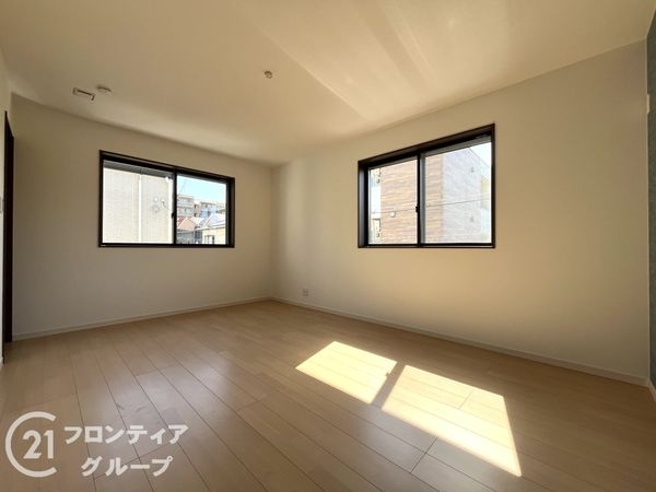 尼崎市東園田町２丁目　新築一戸建て　５号地