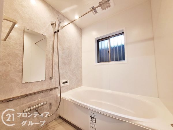尼崎市西立花町３丁目　中古一戸建て