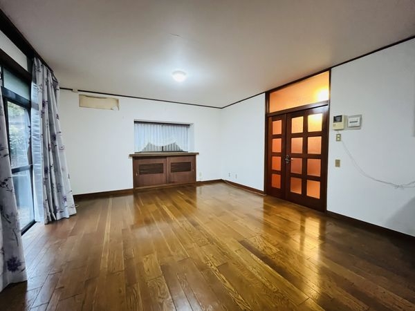 西宮市苦楽園三番町の中古一戸建て