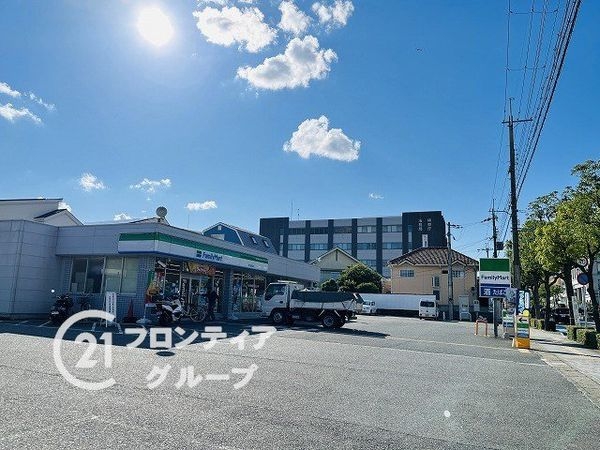 伊丹市千僧６丁目　新築一戸建て　１号棟(ファミリーマート伊丹警察前店)