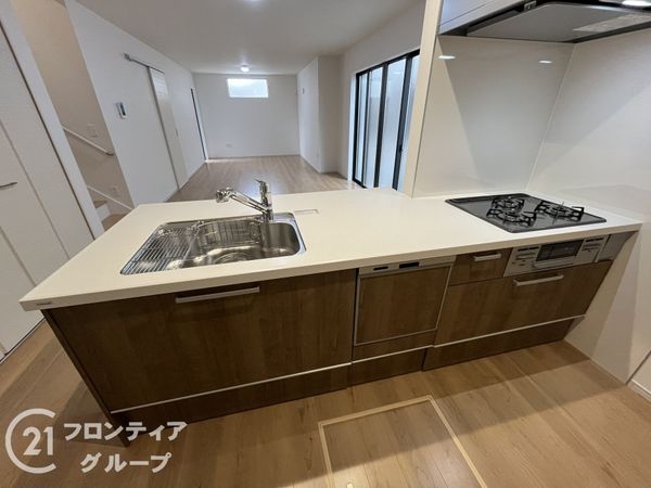 尼崎市塚口町６丁目　新築一戸建て　１期　２号棟