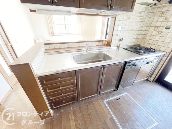 西宮市荒木町　中古一戸建て
