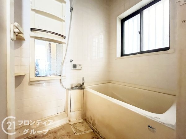 西宮市荒木町　中古一戸建て