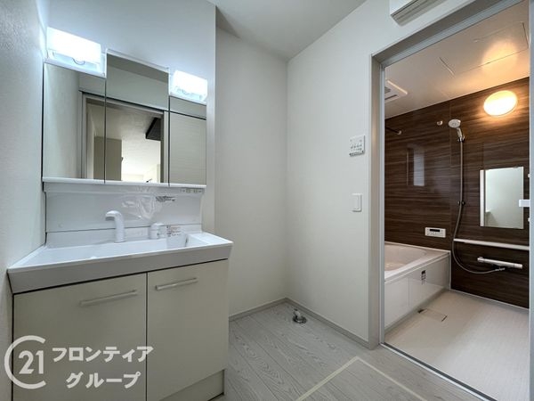 伊丹市鈴原町９丁目　新築一戸建て　１期　３号棟