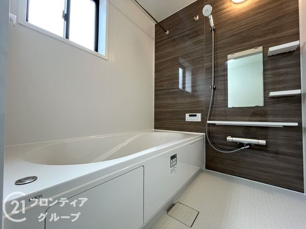 伊丹市鈴原町９丁目　新築一戸建て　１期　３号棟