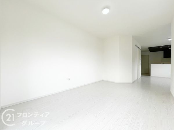 伊丹市鈴原町９丁目　新築一戸建て　１期　３号棟