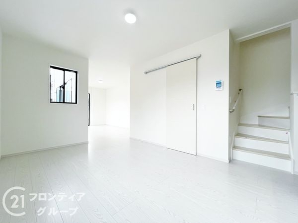 伊丹市鈴原町９丁目　新築一戸建て　１期　３号棟