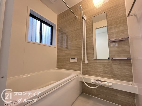西宮市弓場町　中古一戸建て
