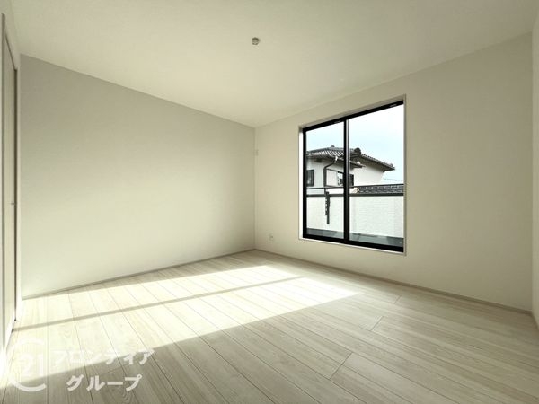 伊丹市野間６丁目　新築一戸建て　４号棟
