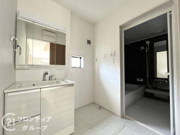伊丹市野間６丁目　新築一戸建て　４号棟