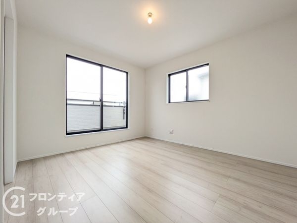 伊丹市荒牧１丁目　新築一戸建て　２号棟