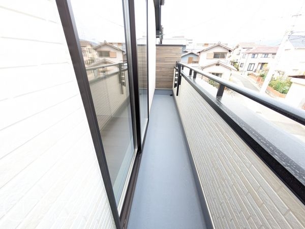 伊丹市荒牧１丁目　新築一戸建て　２号棟