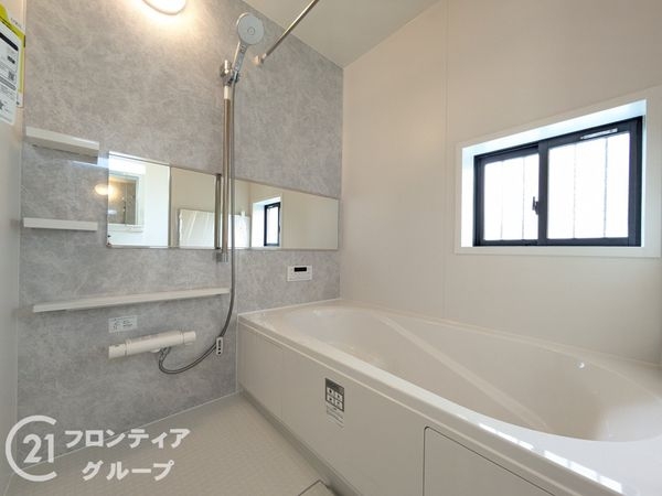 伊丹市荒牧１丁目　新築一戸建て　２号棟