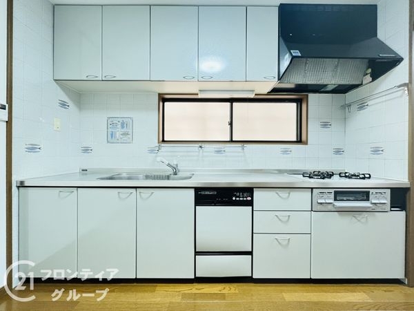 尼崎市武庫之荘９丁目　中古一戸建て