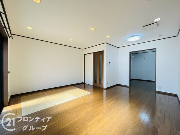 尼崎市武庫之荘９丁目　中古一戸建て