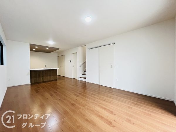 伊丹市東有岡３丁目　新築一戸建て　１期　１号棟