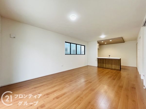 伊丹市東有岡３丁目　新築一戸建て　１期　１号棟