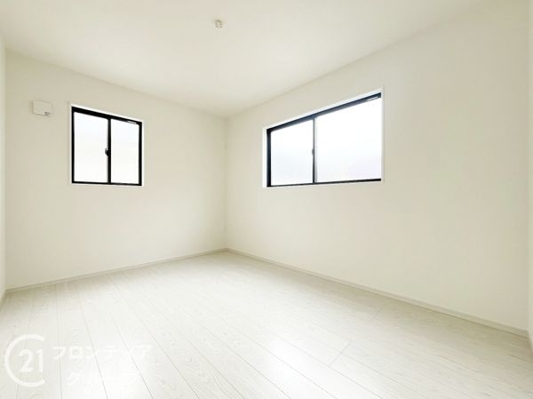 伊丹市大鹿3丁目　新築一戸建て