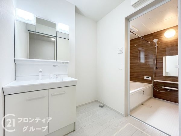 伊丹市大鹿3丁目　新築一戸建て