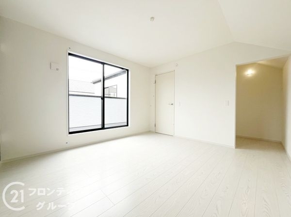 伊丹市大鹿3丁目　新築一戸建て