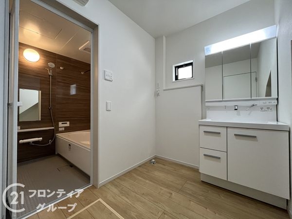 伊丹市野間５丁目　新築一戸建て
