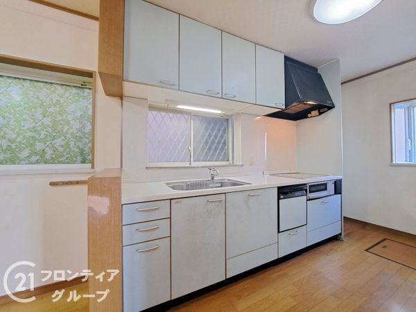 尼崎市次屋２丁目　中古一戸建て