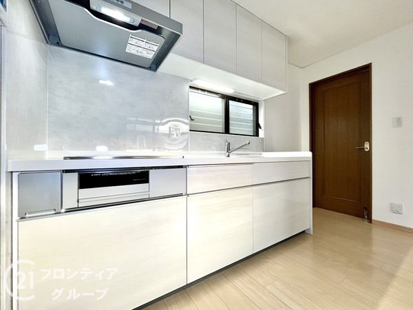 尼崎市名神町3丁目　中古一戸建て
