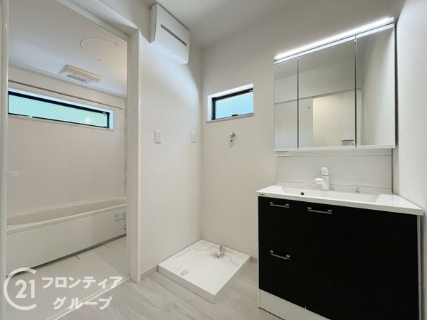 尼崎市稲葉荘２丁目　新築一戸建て