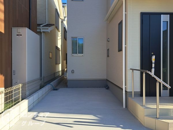 尼崎市食満３丁目　新築一戸建て　１号棟