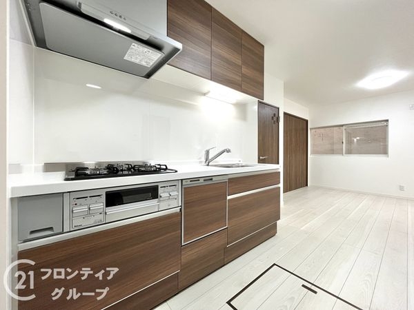 尼崎市稲葉荘4丁目の中古一戸建て(リビング)