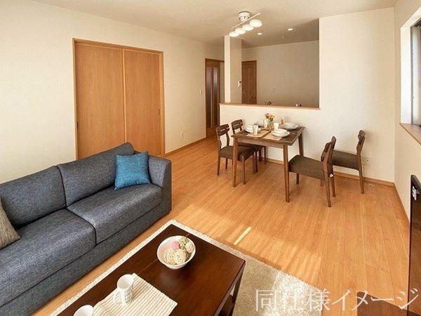 伊丹市南鈴原４丁目　新築一戸建て　１号棟