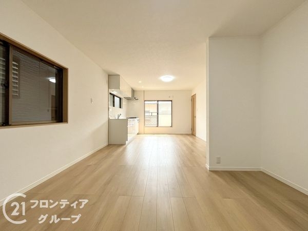 尼崎市長洲本通３丁目　中古一戸建て