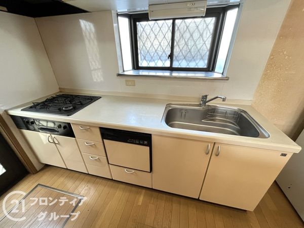 川西市湯山台1丁目　中古一戸建て