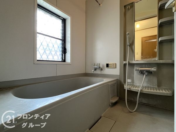 川西市湯山台1丁目　中古一戸建て