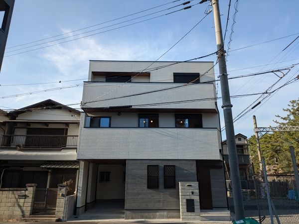 西宮市小松南町１丁目　新築一戸建て
