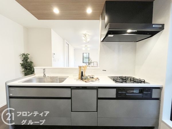 西宮市小松南町１丁目　新築一戸建て