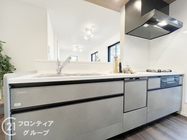 西宮市小松南町１丁目　新築一戸建て