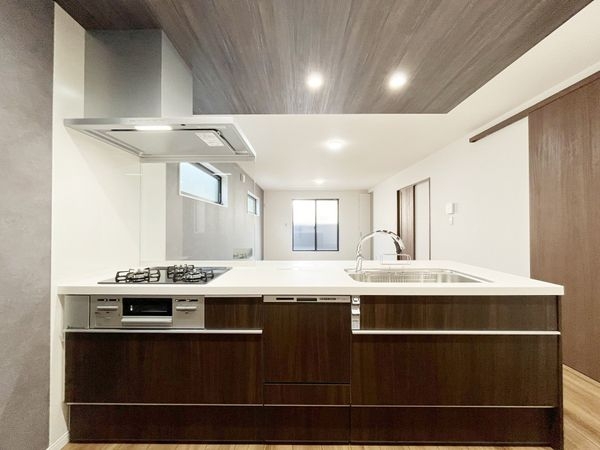 尼崎市武庫之荘６丁目　新築一戸建て　全１区画