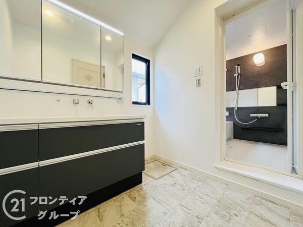 西宮市深谷町の中古一戸建て